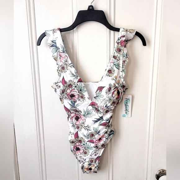 fresh Other - Freshwater Women's Floral One Piece Swimsuit Size Small - New With Tags